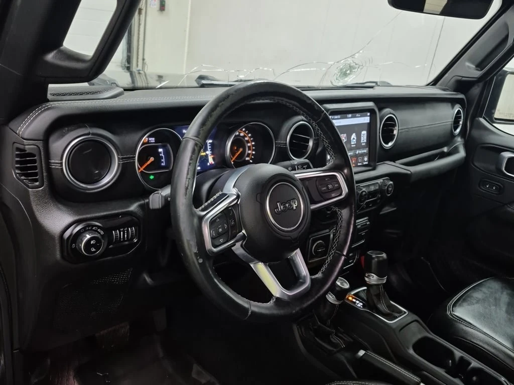 Jeep Gladiator * OVERLAND CREW CAB SHORT BED * CARFAX *  - изображение 9