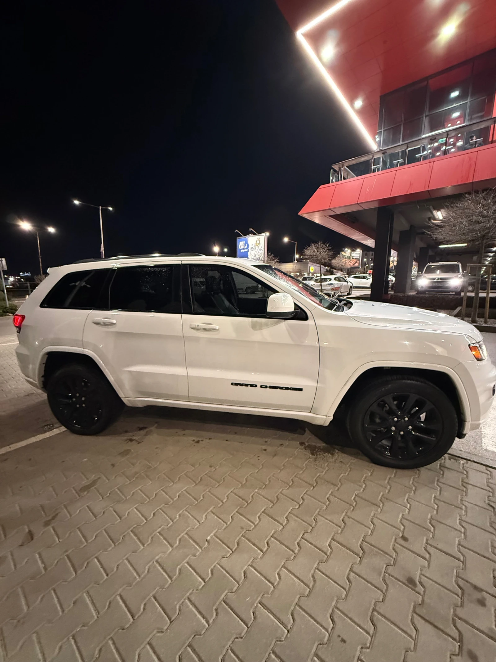 Jeep Grand cherokee НАЛИЧНА* Altitude * 3.6 V6 * , снимка 4 - Автомобили и джипове - 53879001