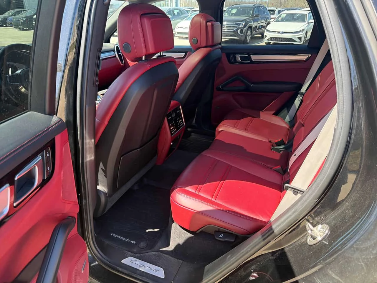 Porsche Cayenne * E Hybrid* ОБДУХВАНЕ* BOSE* ПАНОРАМА* , снимка 11 - Автомобили и джипове - 54345533