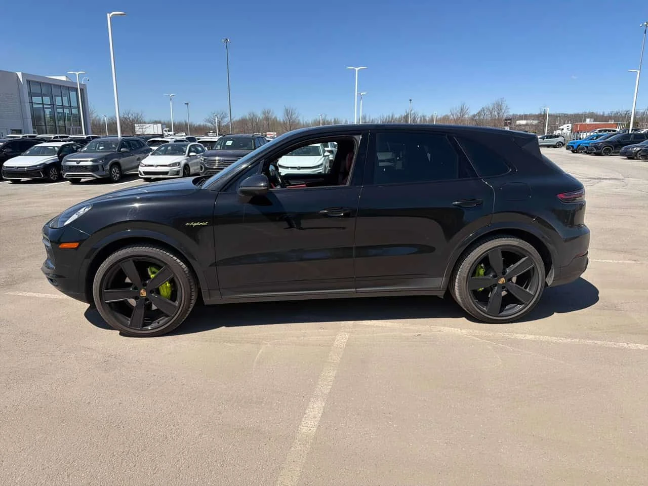 Porsche Cayenne * E Hybrid* ОБДУХВАНЕ* BOSE* ПАНОРАМА* , снимка 2 - Автомобили и джипове - 54345533