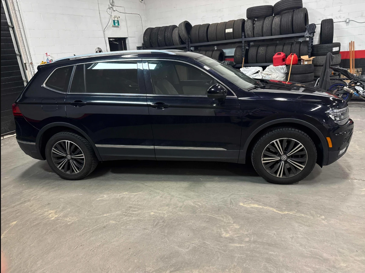 VW Tiguan HighLine* Камера* м.Точки* Кожа* ПЪЛНА СЕРВИЗНА* , снимка 4 - Автомобили и джипове - 54681202