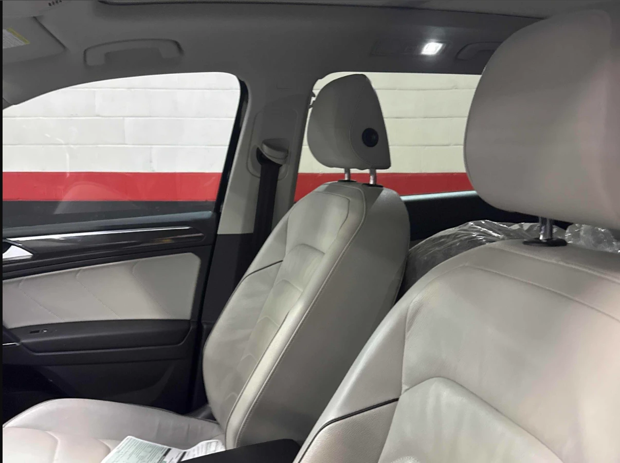 VW Tiguan HighLine* Камера* м.Точки* Кожа* ПЪЛНА СЕРВИЗНА* , снимка 9 - Автомобили и джипове - 54681202