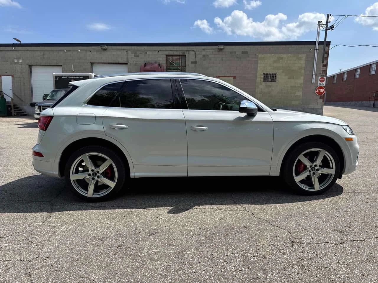 Audi SQ5 Technik / 360 / DIS / B&O / CARFAX, снимка 3 - Автомобили и джипове - 55767500