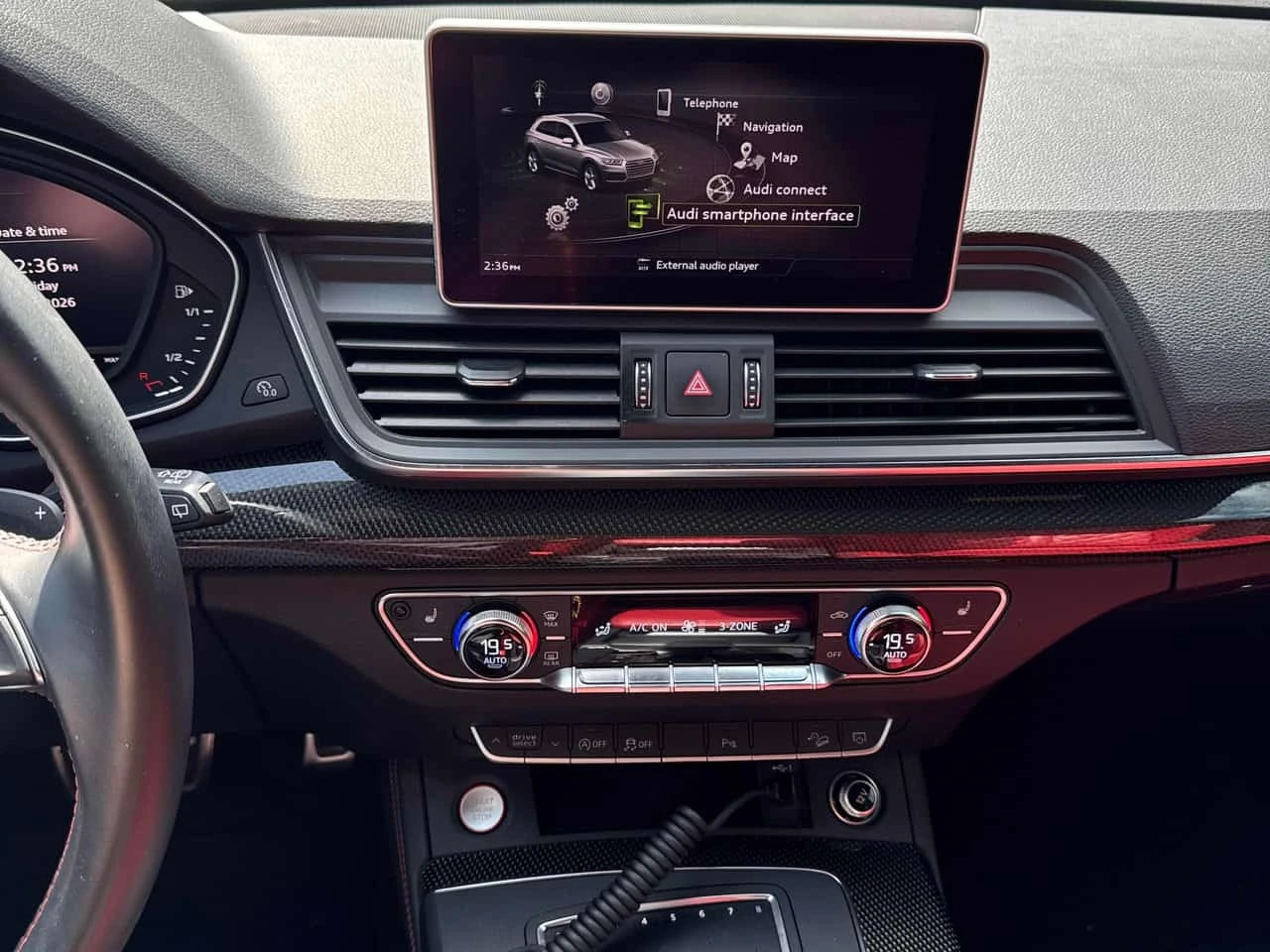 Audi SQ5 Technik / 360 / DIS / B&O / CARFAX, снимка 9 - Автомобили и джипове - 55767500