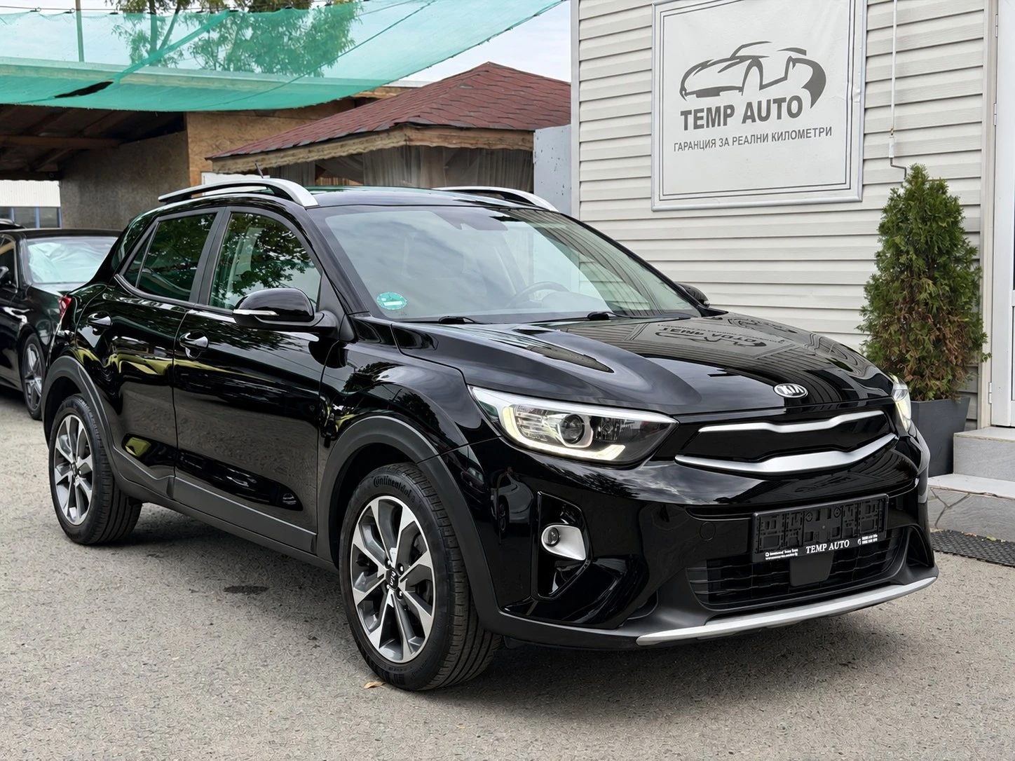 Kia Stonic 1.4MPI* 100к.с.* С ПЪЛНА СЕРВИЗНА ИСТОРИЯ В KIA, снимка 3 - Автомобили и джипове - 56119603