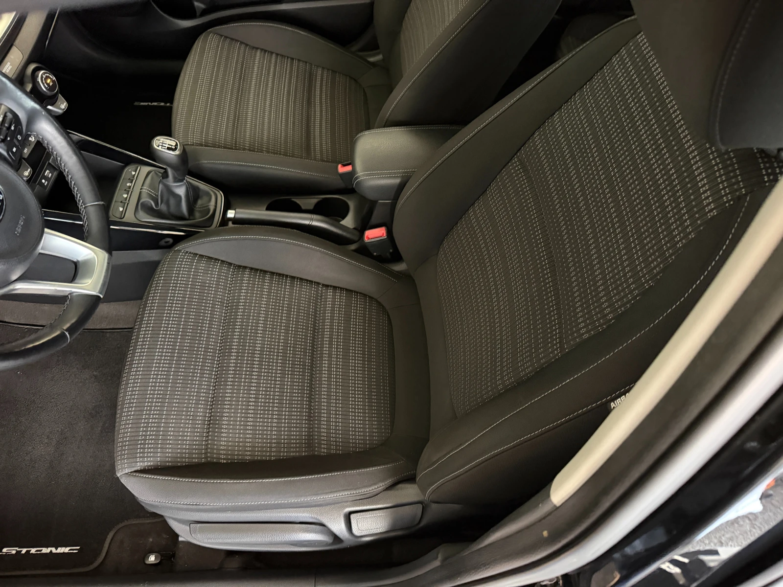 Kia Stonic 1.4MPI* 100к.с.* С ПЪЛНА СЕРВИЗНА ИСТОРИЯ В KIA, снимка 7 - Автомобили и джипове - 56119603