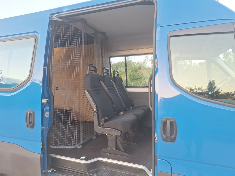 Iveco Daily 35-180* Hi-MATiC* 71000км* ТОП-СЪСТОЯНИЕ* , снимка 7 - Бусове и автобуси - 47639801