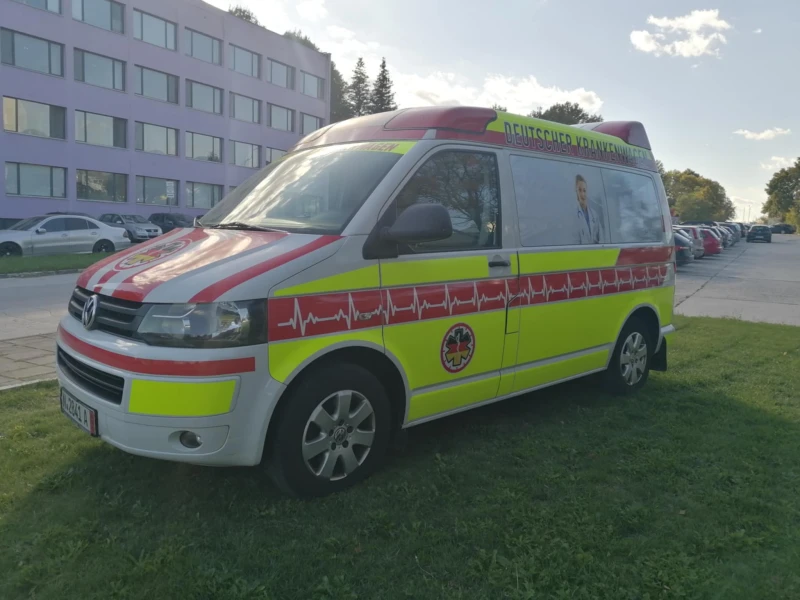 VW T6 2.5, снимка 4 - Бусове и автобуси - 47536467