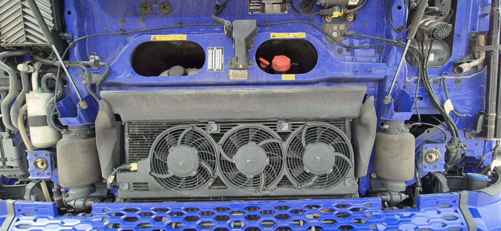 Volvo Fh АДР, снимка 6 - Камиони - 54028693