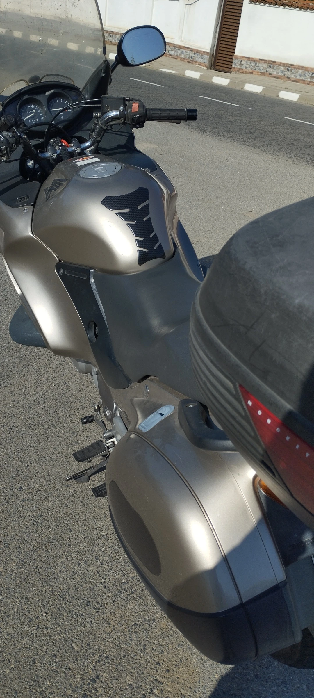Honda Deauville 650 - изображение 6