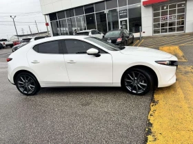 Mazda 3 * Premium Package * CARFAX * ЦЕНА ДО БГ, снимка 4