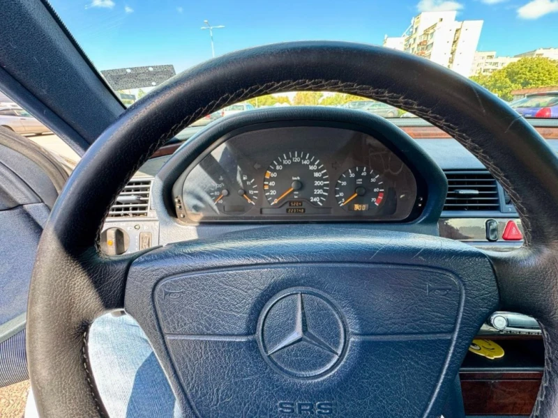 Mercedes-Benz C 180, снимка 7 - Автомобили и джипове - 47468883