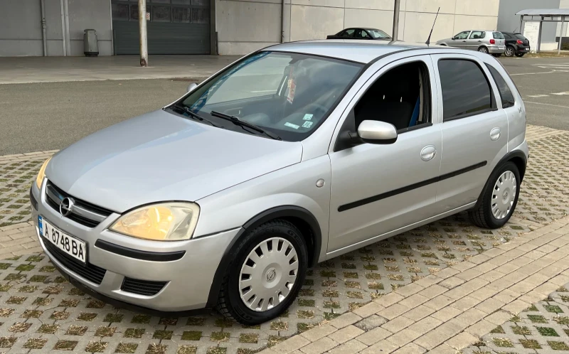 Opel Corsa 1.2i 2006г Фейслифт, снимка 8 - Автомобили и джипове - 48130926