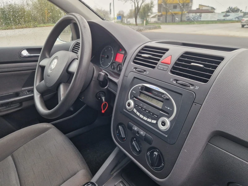 VW Golf 1.9 TDI, снимка 10 - Автомобили и джипове - 52361900