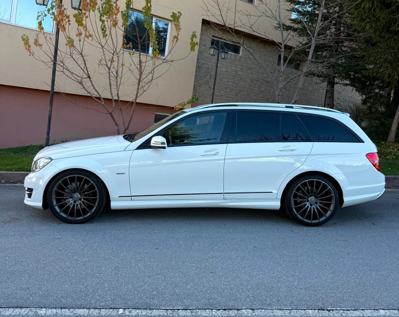 Mercedes-Benz C 220 C250/4MATIC/HARMAN/MEMORY/AMG, снимка 2 - Автомобили и джипове - 52594762