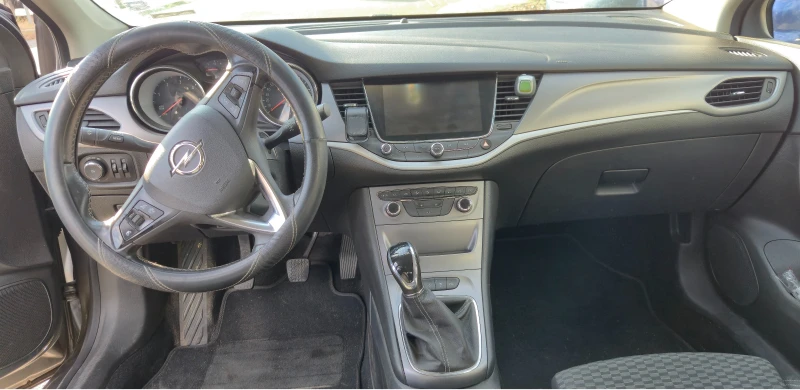 Opel Astra Sports Tourer, снимка 8 - Автомобили и джипове - 52752895