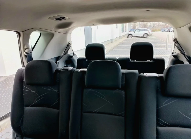 Toyota Verso D-4-D, снимка 15 - Автомобили и джипове - 52967766