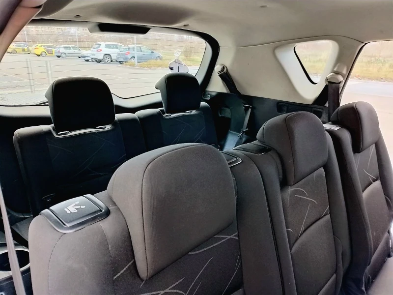 Toyota Verso D-4-D, снимка 14 - Автомобили и джипове - 52967766