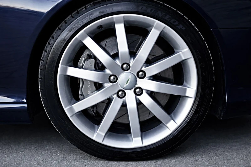 Aston Martin Db9 6.0L V12, снимка 15 - Автомобили и джипове - 53454249