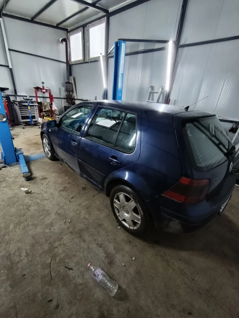 VW Golf 1.9, снимка 10 - Автомобили и джипове - 53493407