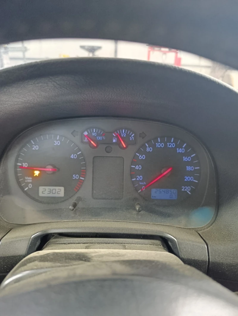 VW Golf 1.9, снимка 6 - Автомобили и джипове - 53493407