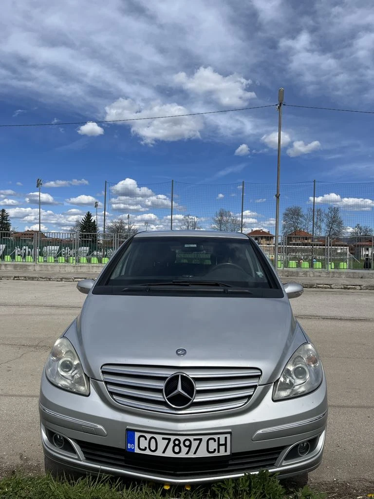 Mercedes-Benz 200, снимка 2 - Автомобили и джипове - 47758844