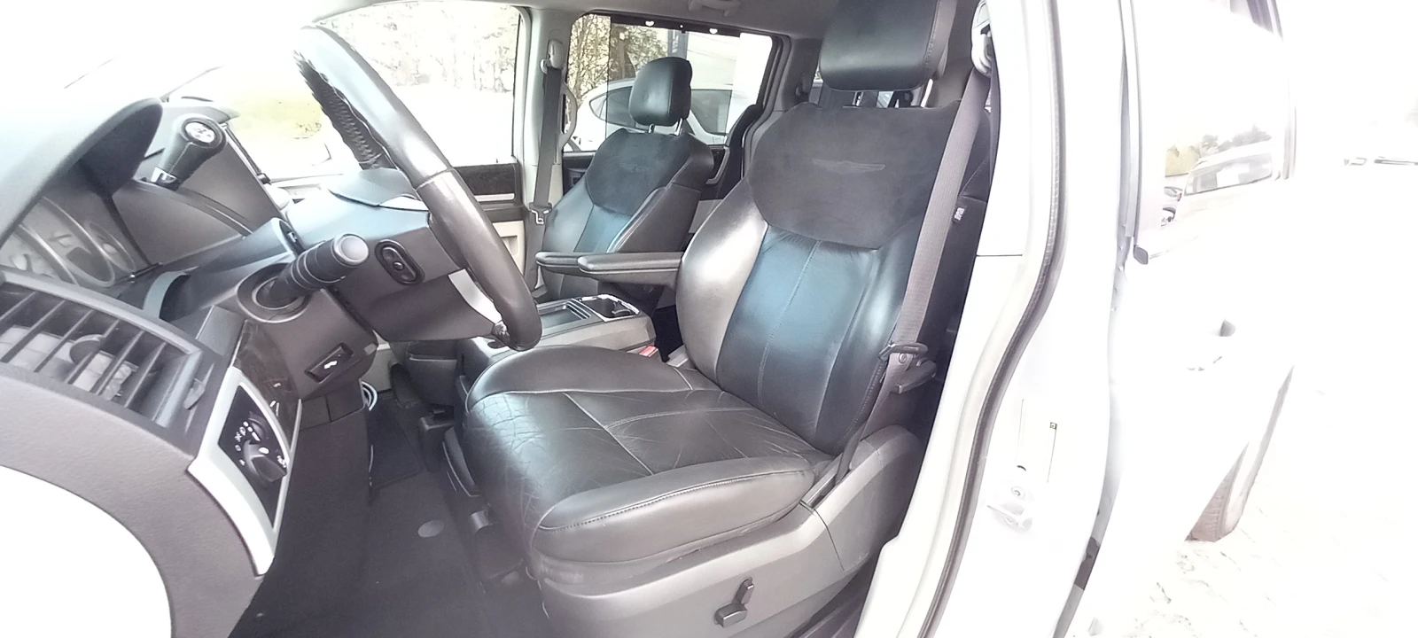 Chrysler Gr.voyager FULL ИЗКЛЮЧИТЕЛЕН 7-МЕСТА СЕРВИ КНИЖК УНИКТ ОБСЛУЖ - изображение 7