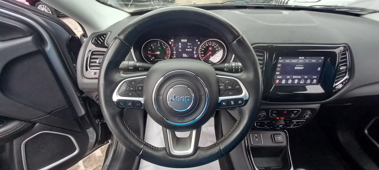 Jeep Compass FULL LIMITED ИЗКЛЮЧИТЕЛН СЕРВИ КНИЖК УНИКТ ОБСЛУЖН - изображение 10