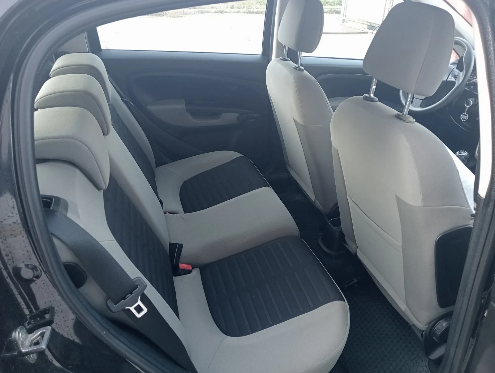 Fiat Punto 1.4 - изображение 8