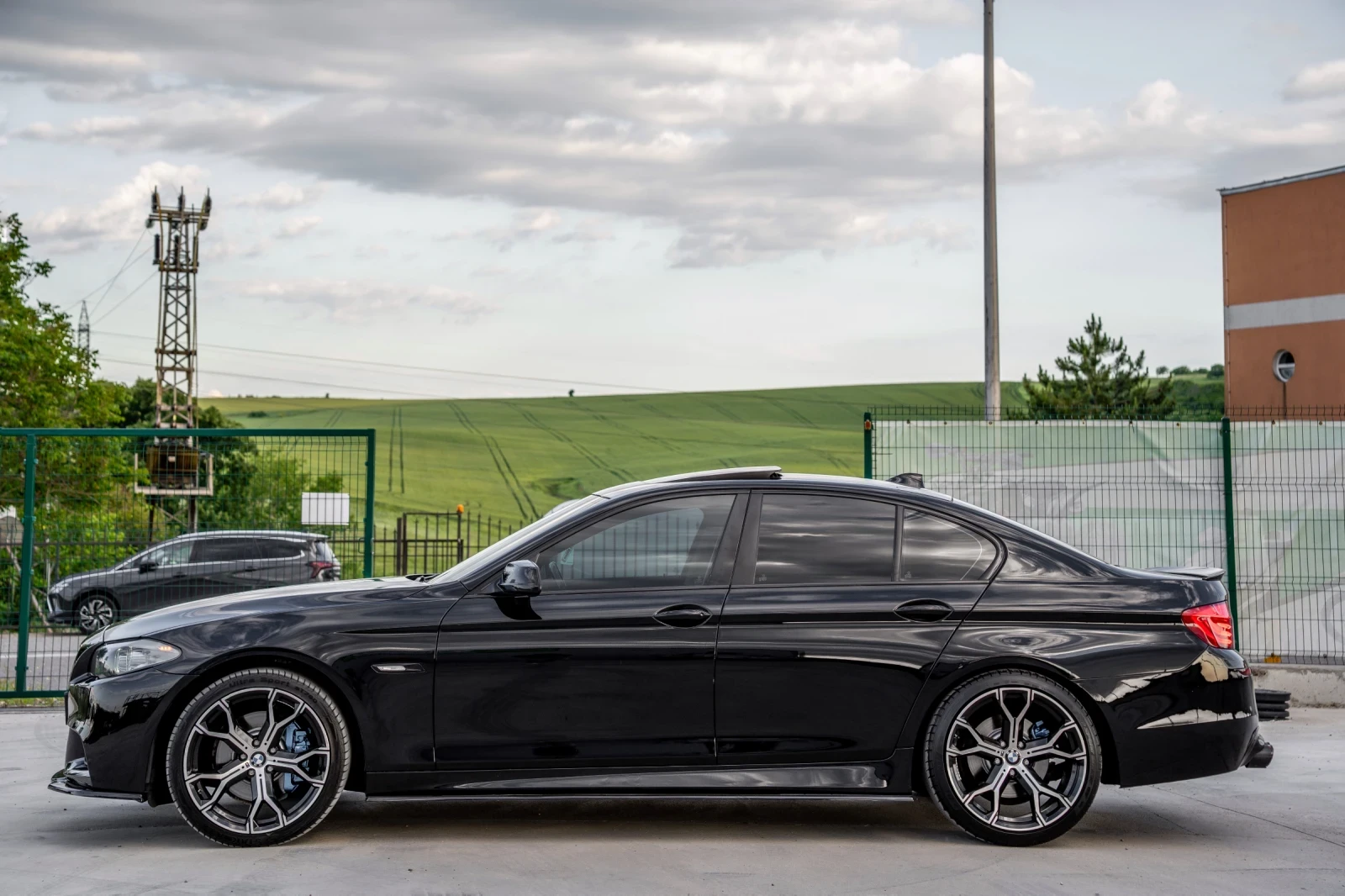 BMW 530 D / M-PERFORMANCE /CARBON  /SOFTCLOSE /3xTV / F1 - изображение 4