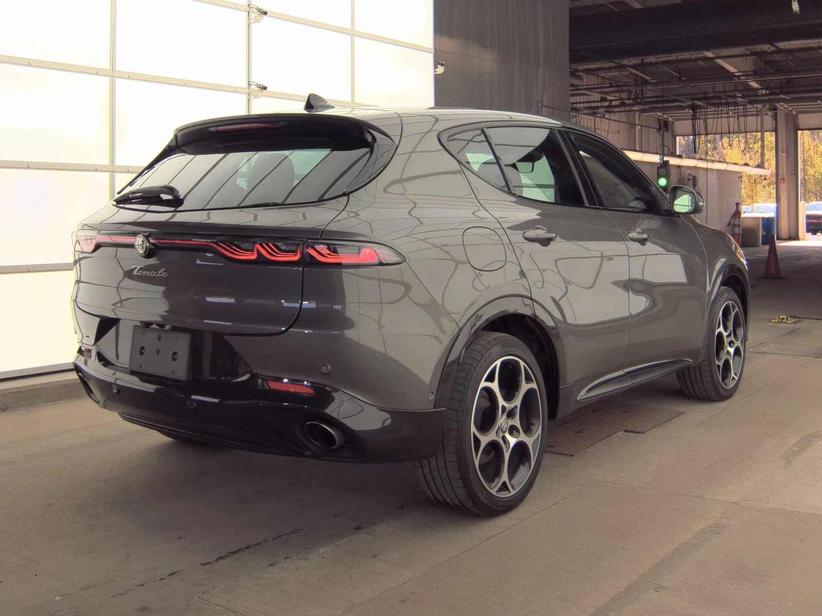 Alfa Romeo Tonale VELOCE* 97% BATTERY* HARMAN* OBDUH* PANO*  | Mobile.bg — изображение 4