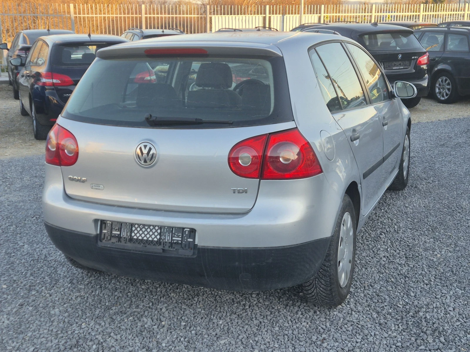 VW Golf 1.9 TDI, снимка 5 - Автомобили и джипове - 52361900