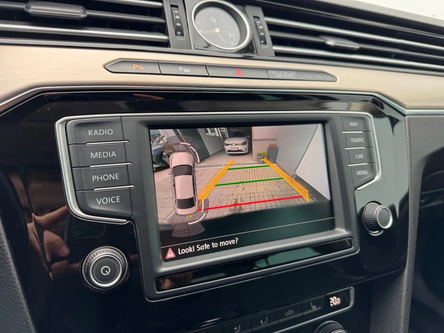 VW Passat Highline 1.8TSI BMT | Mobile.bg   13