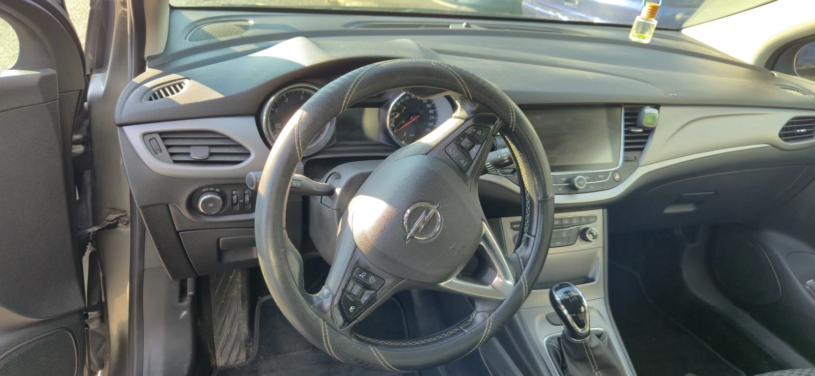 Opel Astra Sports Tourer - изображение 7