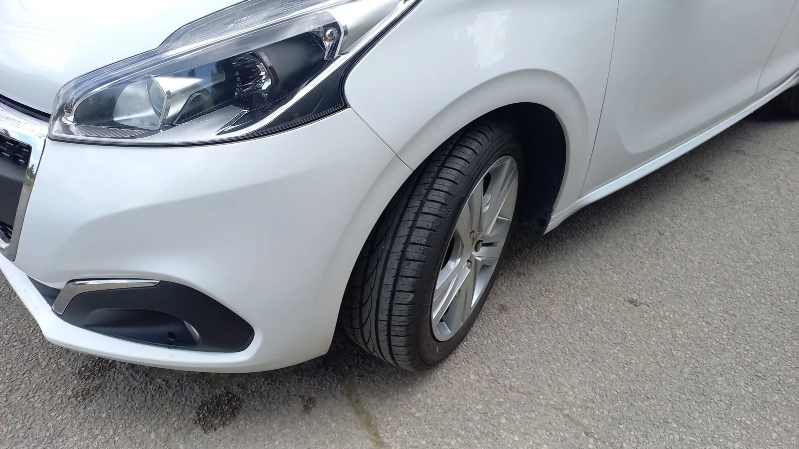 Peugeot 208 1.2i 82�.�. | Mobile.bg � ����������� 11