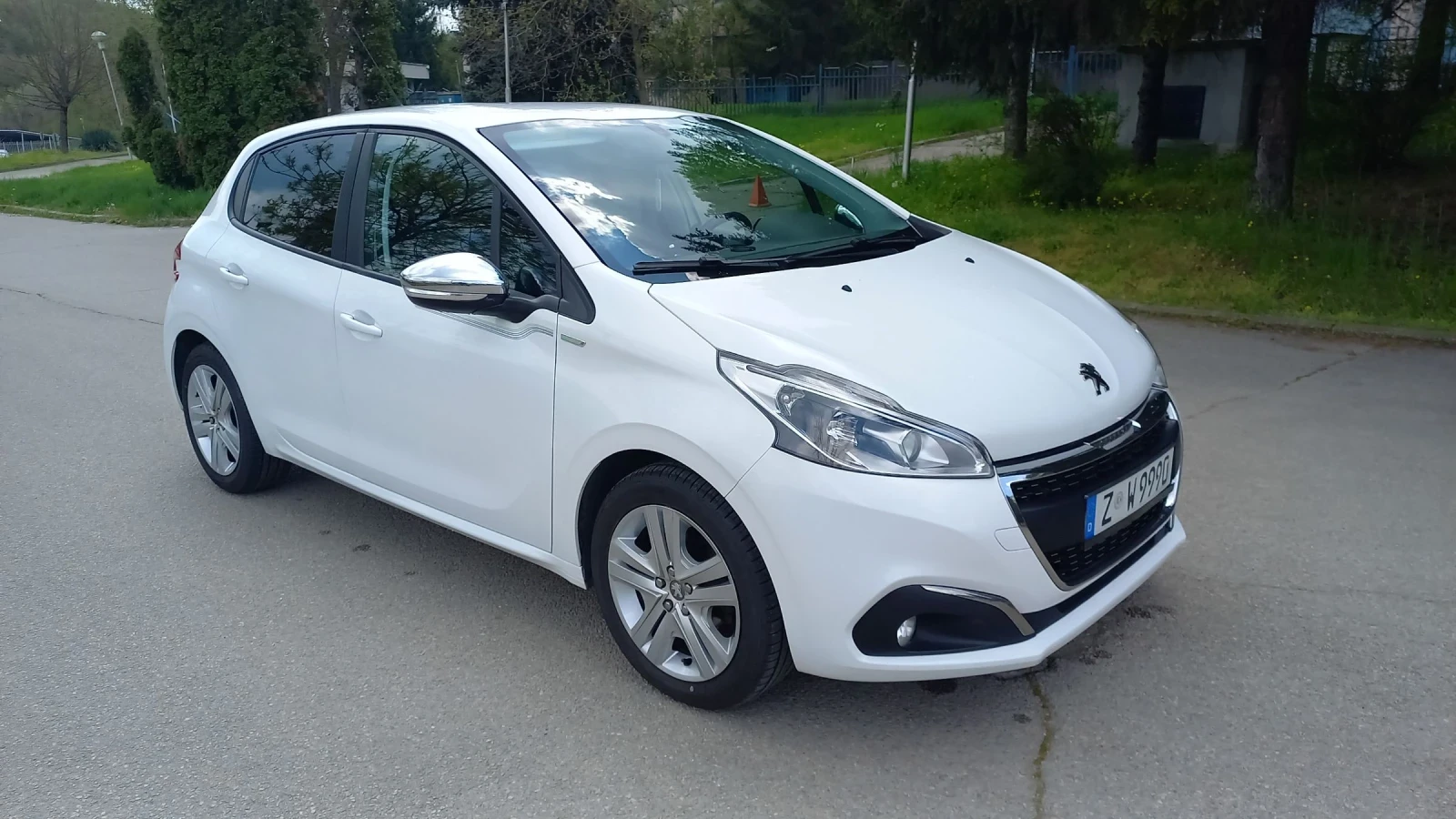 Peugeot 208 1.2i 82к.с.