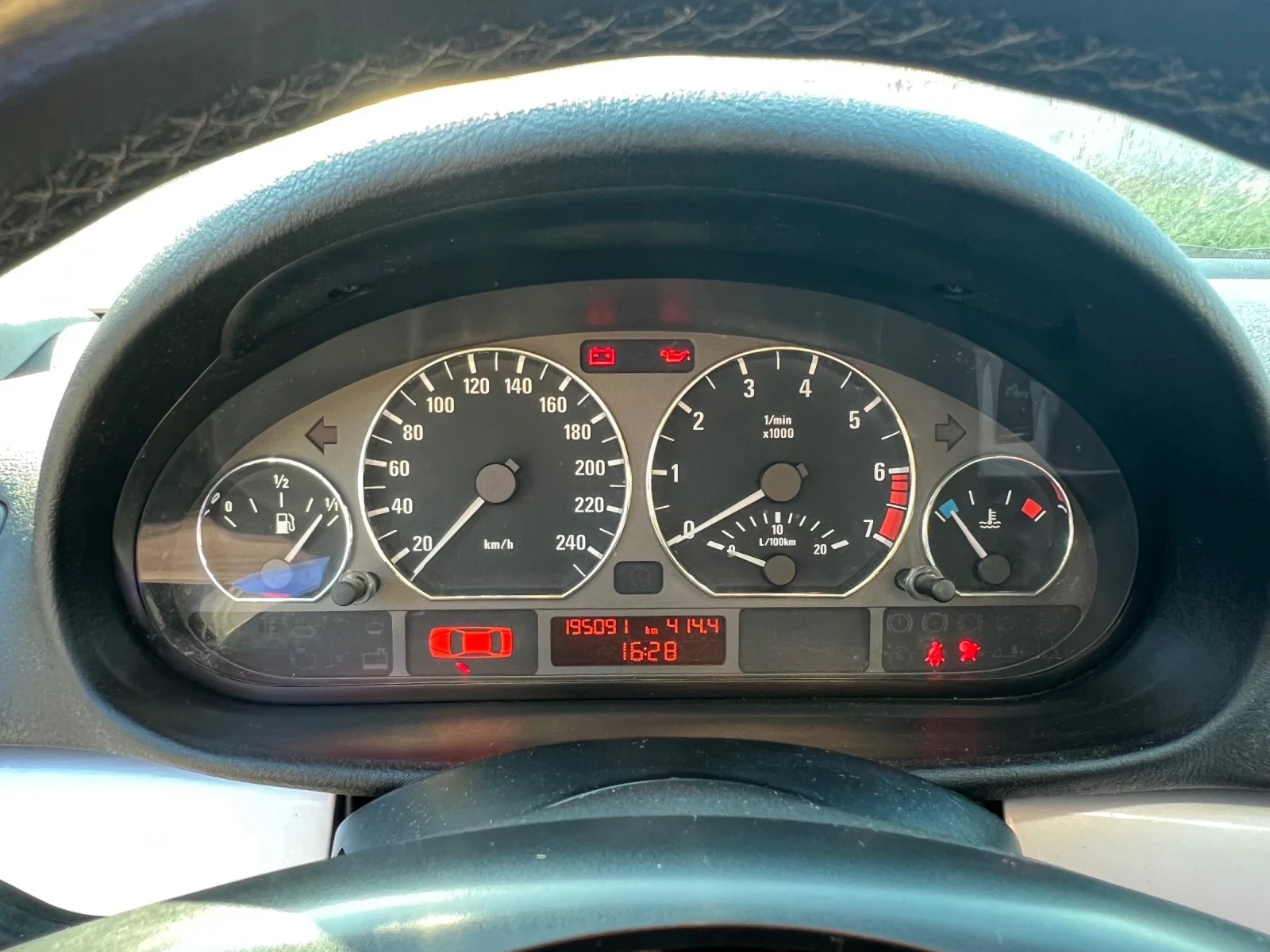 BMW 318, снимка 5 - Автомобили и джипове - 54100106