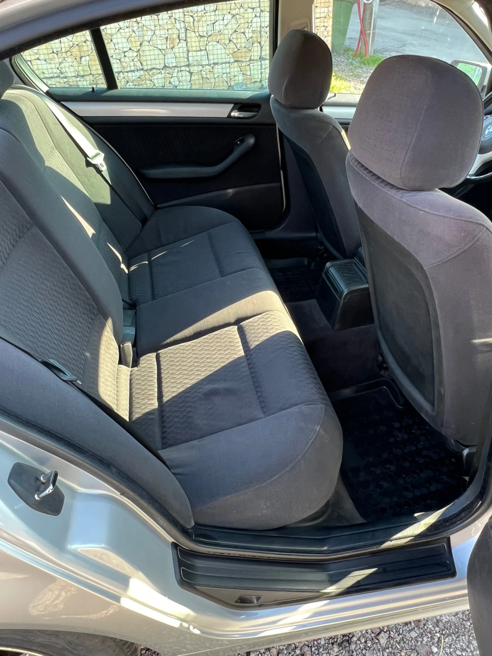 BMW 318, снимка 9 - Автомобили и джипове - 54100106