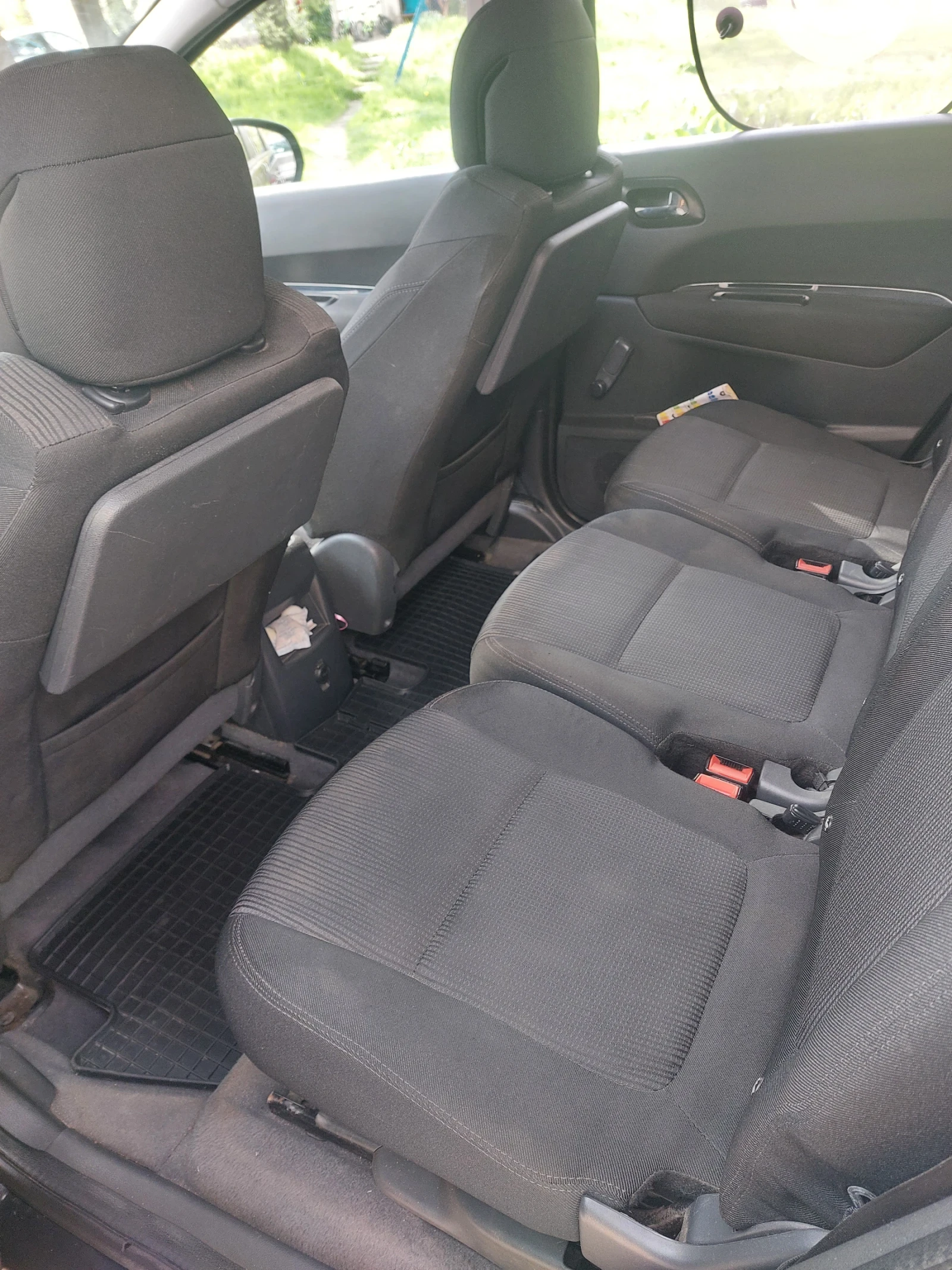 Peugeot 5008, снимка 7 - Автомобили и джипове - 54181377