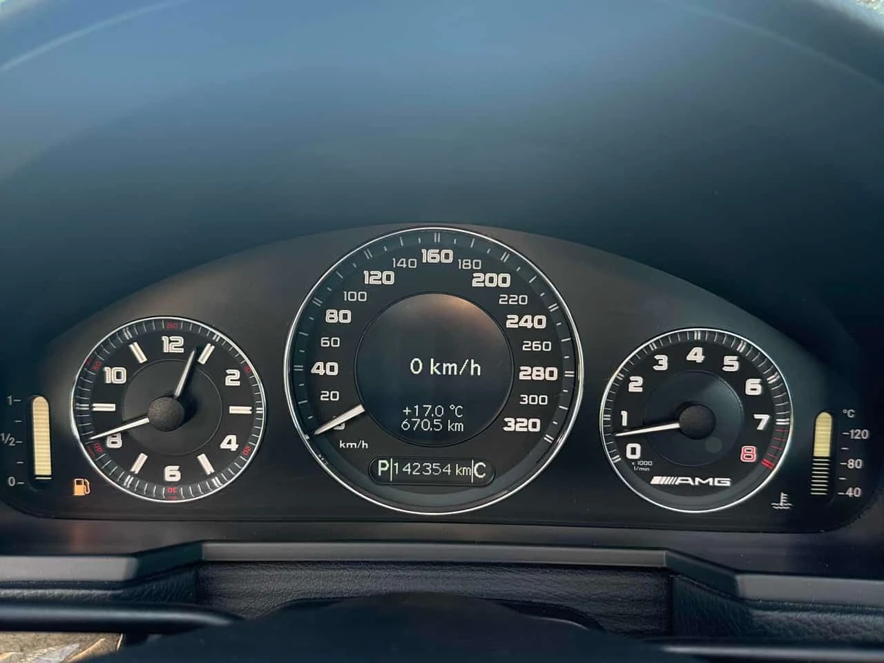 Mercedes-Benz E 63 AMG * CARFAX * АВТОКРЕДИТ БЕЗ ПЪРВОНАЧАЛНА ВНОСКА, снимка 11 - Автомобили и джипове - 54863991
