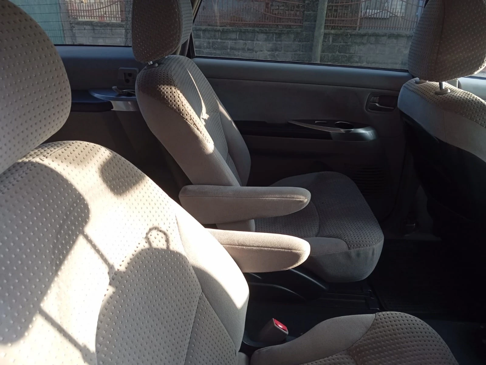 Mitsubishi Grandis, снимка 6 - Автомобили и джипове - 54866196