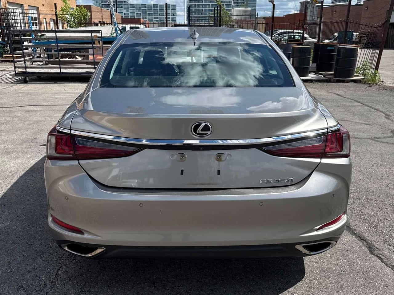 Lexus ES 350 Premium | CARFAX | БЕЗ ПЪРВОНАЧАЛНА ВНОСКА, снимка 4 - Автомобили и джипове - 54931750