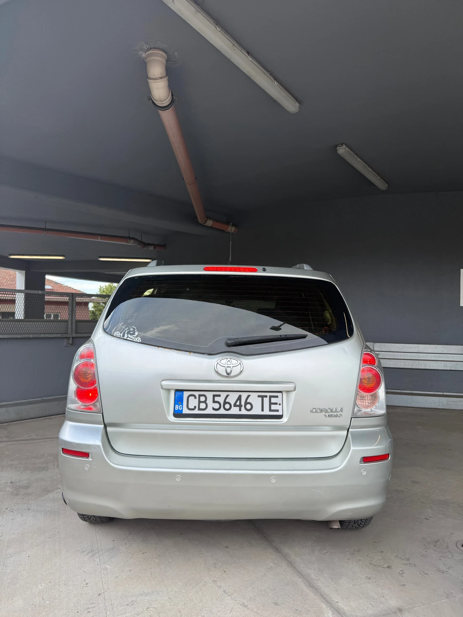 Toyota Corolla verso 1.8 VVT-i / газ, снимка 4 - Автомобили и джипове - 54989043