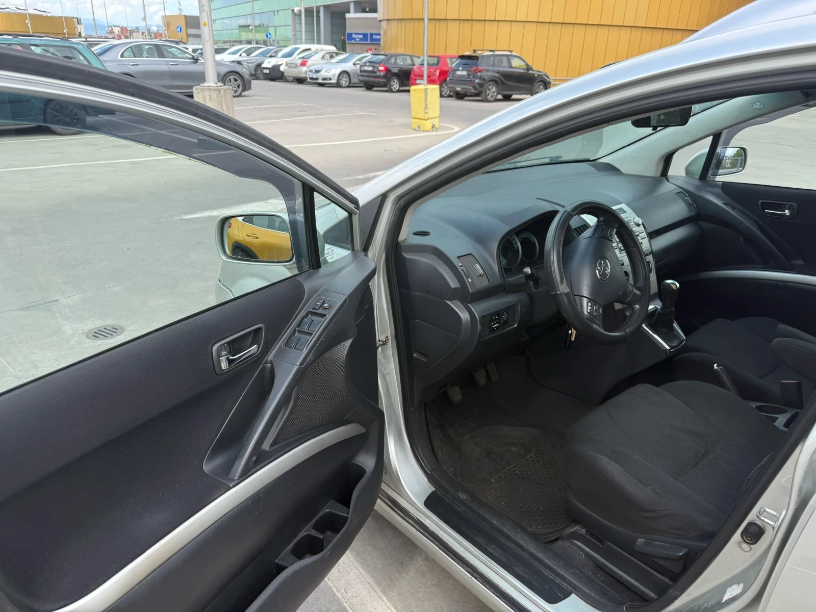 Toyota Corolla verso 1.8 VVT-i / газ, снимка 13 - Автомобили и джипове - 54989043