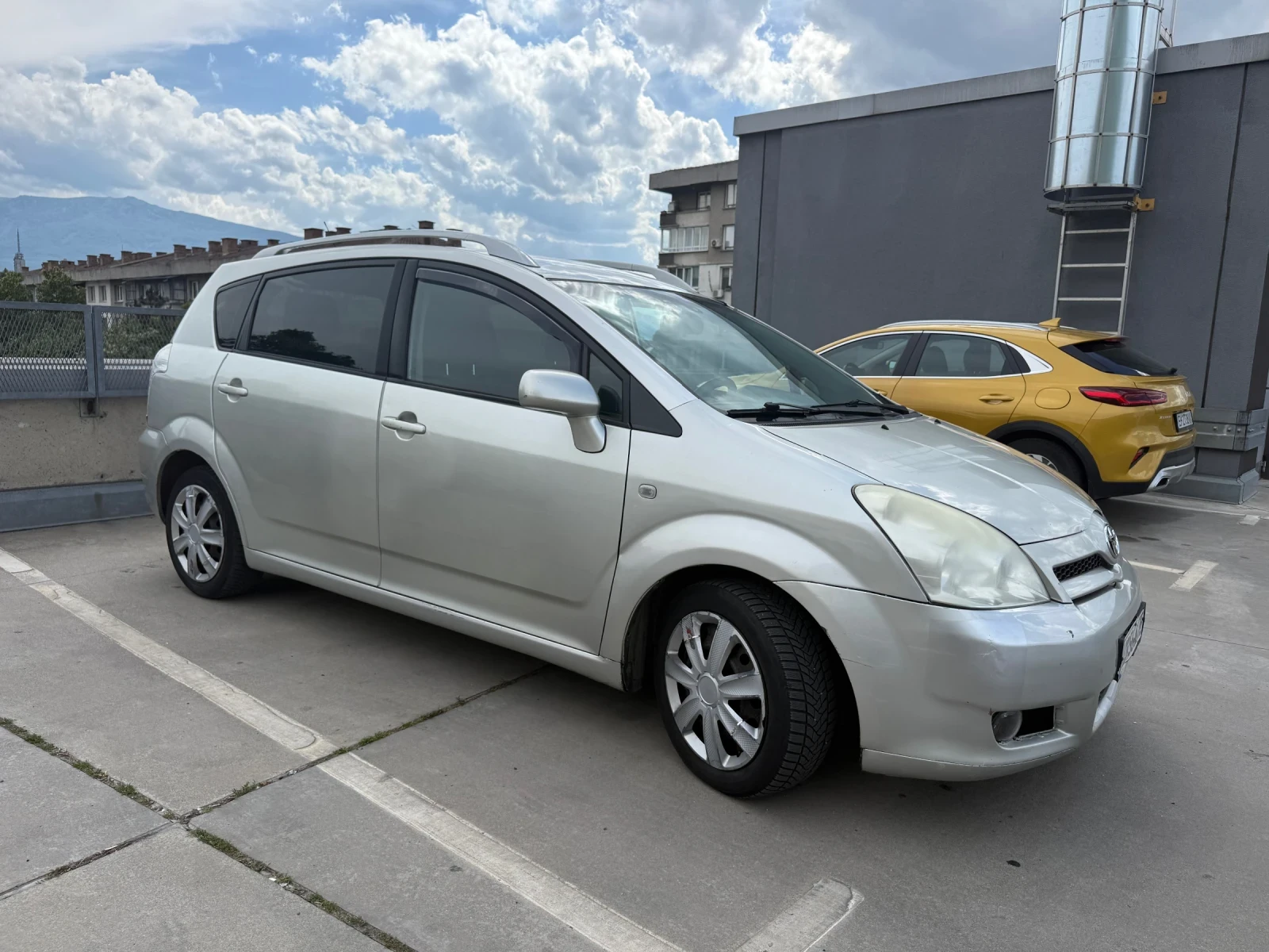 Toyota Corolla verso 1.8 VVT-i / газ, снимка 3 - Автомобили и джипове - 54989043