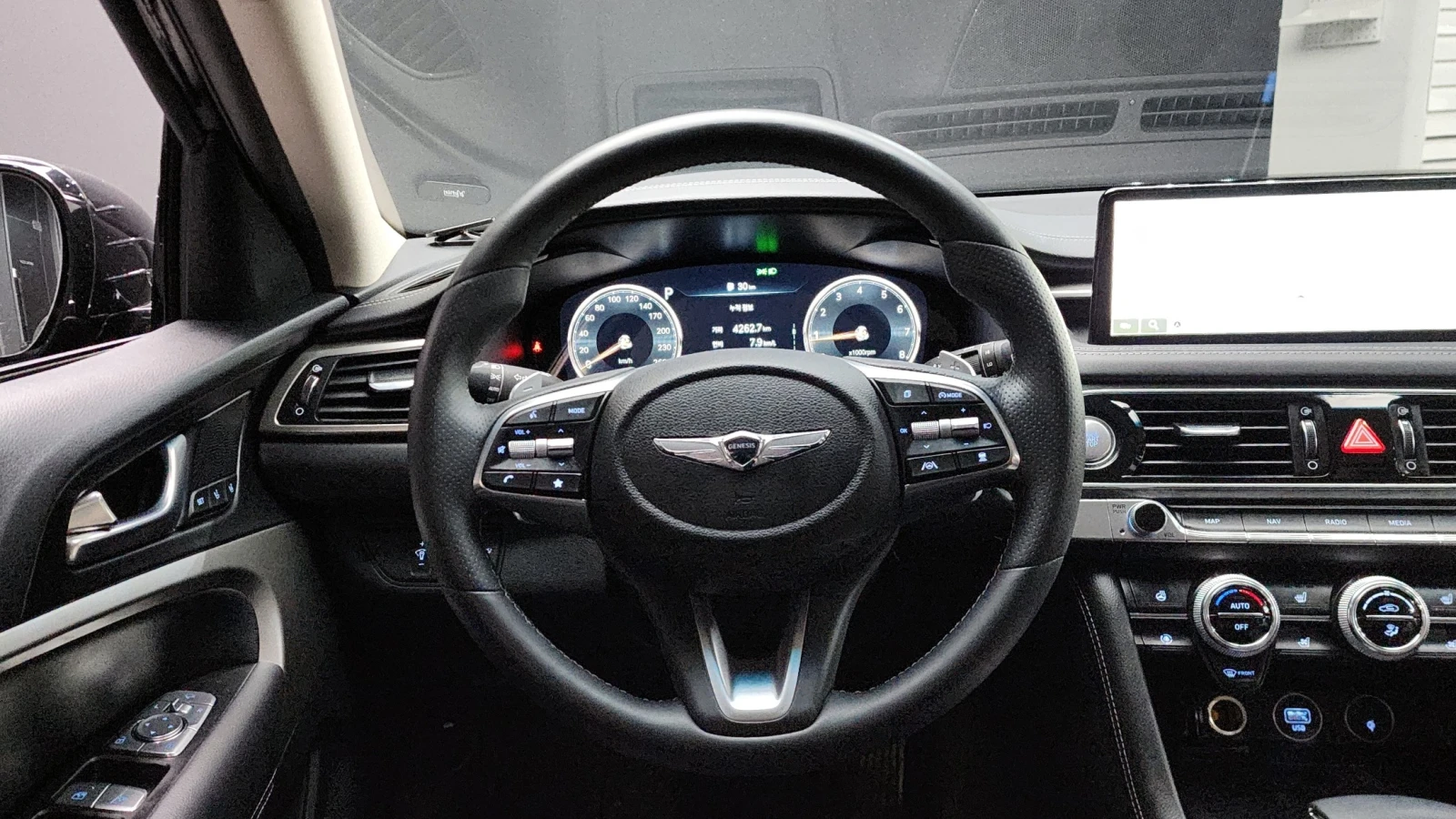 Genesis G70 Shooting Brake 2.0T, снимка 6 - Автомобили и джипове - 55038932