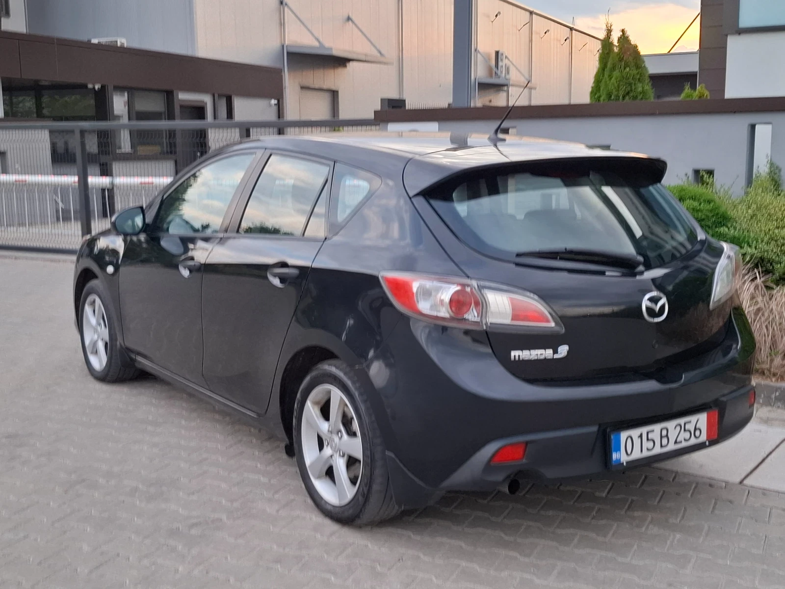 Mazda 3 1.6I* (105кс)* EURO-5* FACELIFT* * НОВ ВНОС* * , снимка 8 - Автомобили и джипове - 55304317