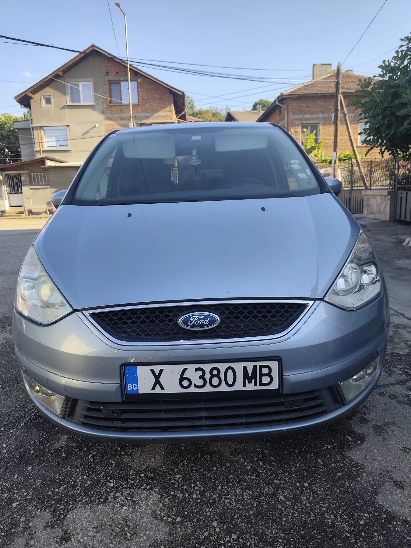 Ford Galaxy Обслужена е, може и на лизинг да се вземе