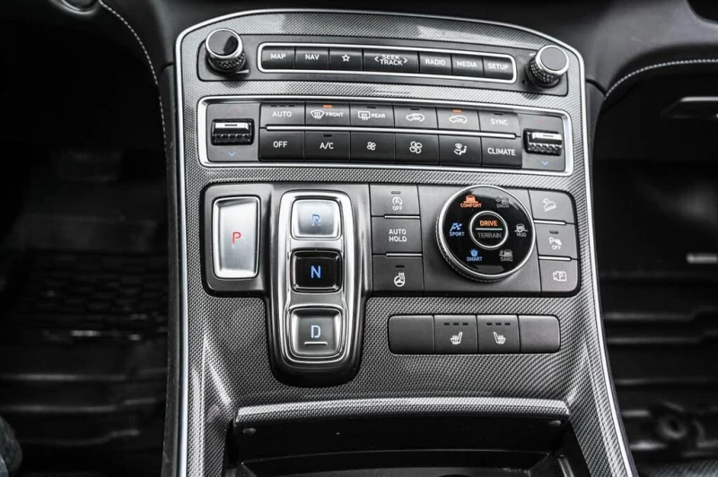 Hyundai Santa fe ДИСТРОНИК* СЛЕДЕНЕ НА ЛЕНТИ* ПАНОРАМА* КОЖА* КАМЕР, снимка 12 - Автомобили и джипове - 53233707