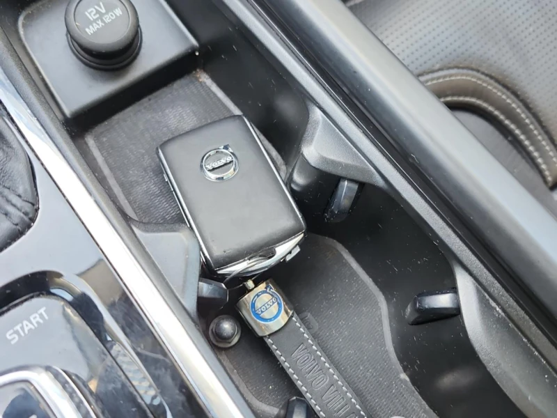 Volvo Xc90 T6 INSCRIPTION* Обдух* Пано* 7местна* Подгрев* , снимка 6 - Автомобили и джипове - 53244043